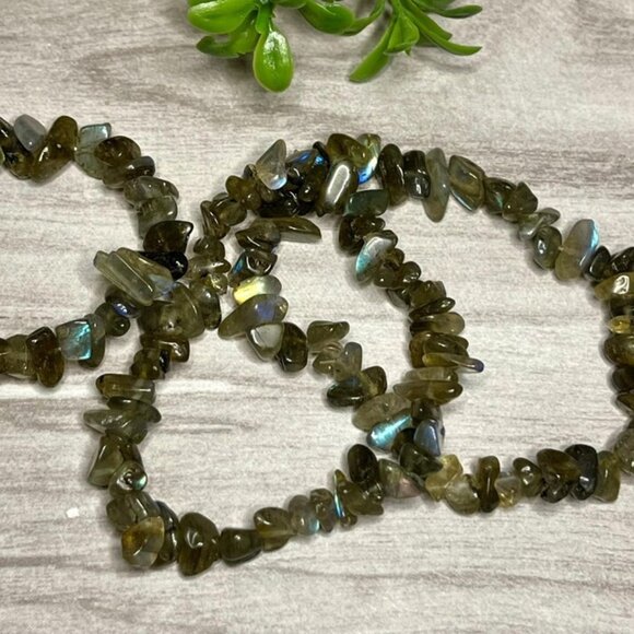 Labradorite Chip Bracelet | Natural Gemstone Stretch Boho Healing Jewelry Gift - Picture 1 of 10
